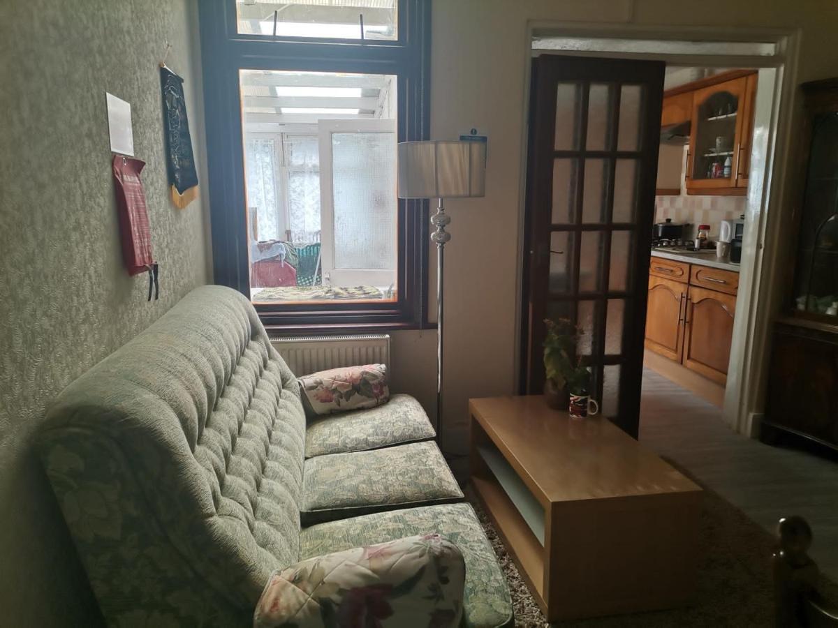 Double Room Available- London Seven Kings Seven Kings Train Station Ilford Exterior foto